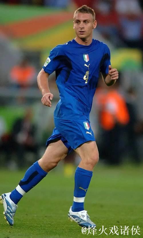 德罗西:国米实力强劲,今天我们表现近乎完美,为球队感到骄傲 德罗西:国米实力强劲,今天我们表现近乎完美,为球队感到骄傲